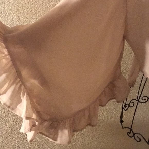 💥3for$25💥Forever21 Ruffled Flowing Tie Front Top - Picture 2 of 3